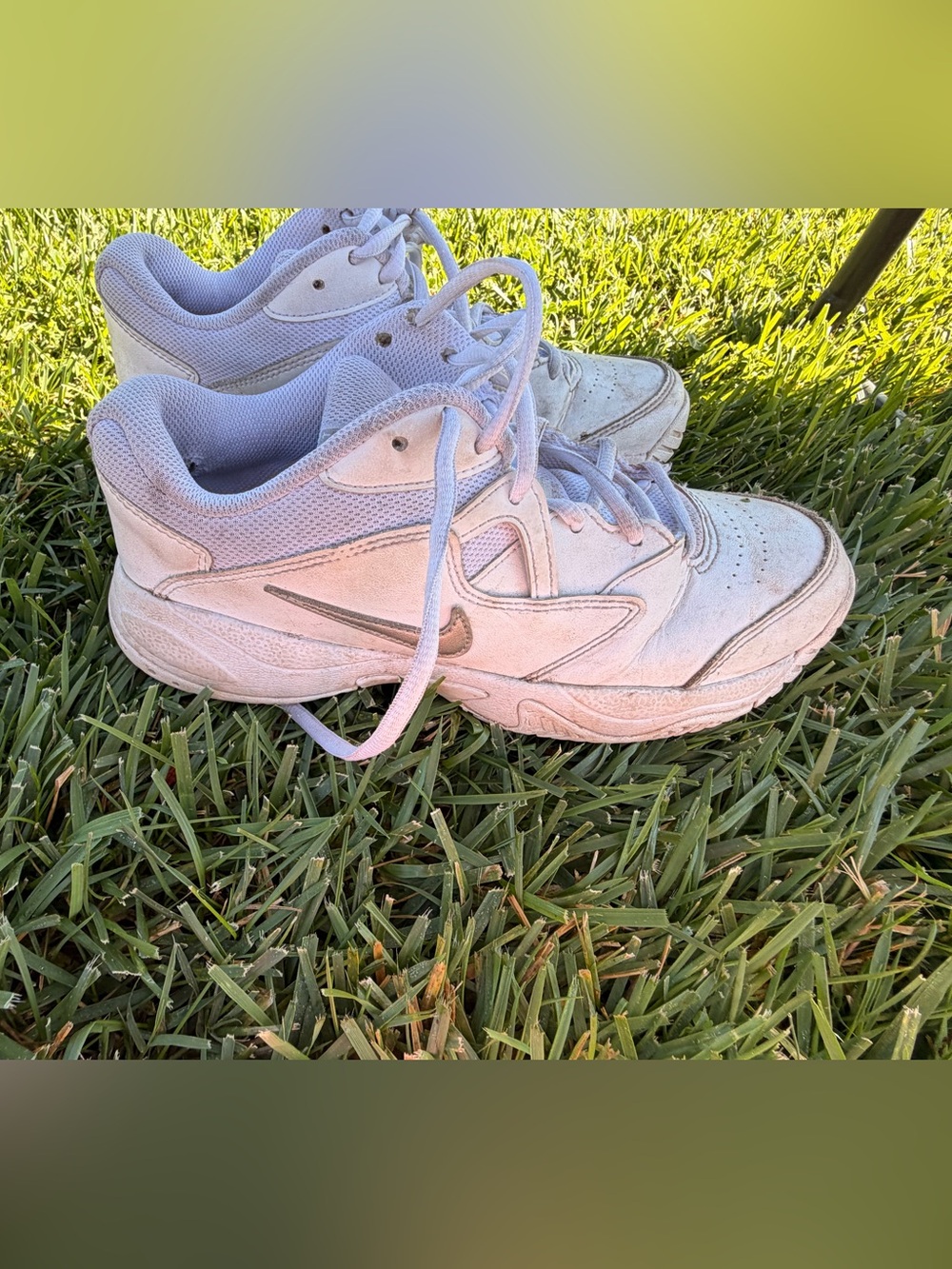 Nike White Women's Low-Top Athletic Sneakers